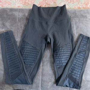 Alo Yoga grey moto leggings